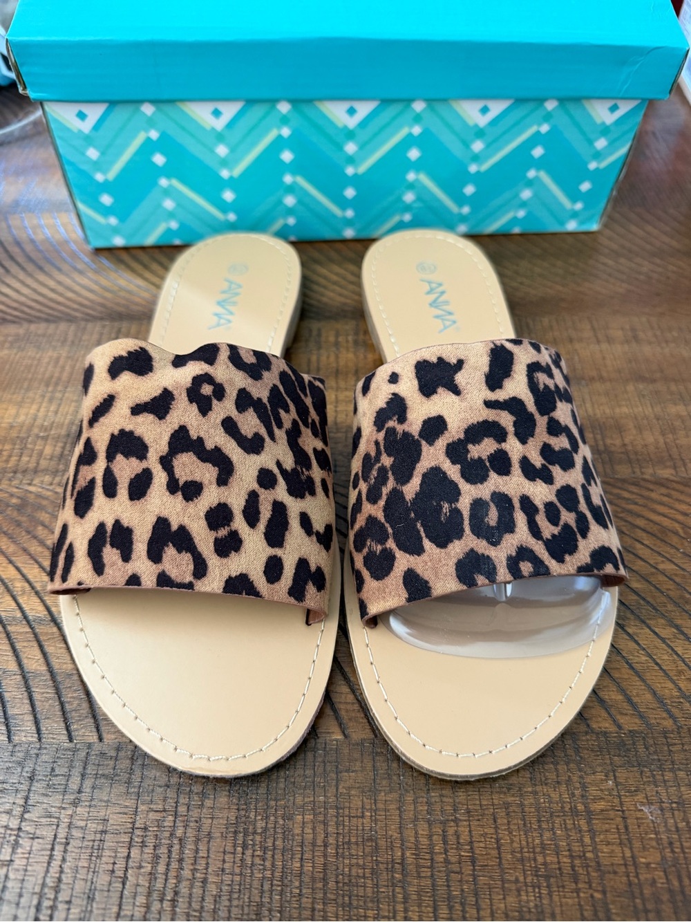Leopard Print Slide Sandals - Tan & Black